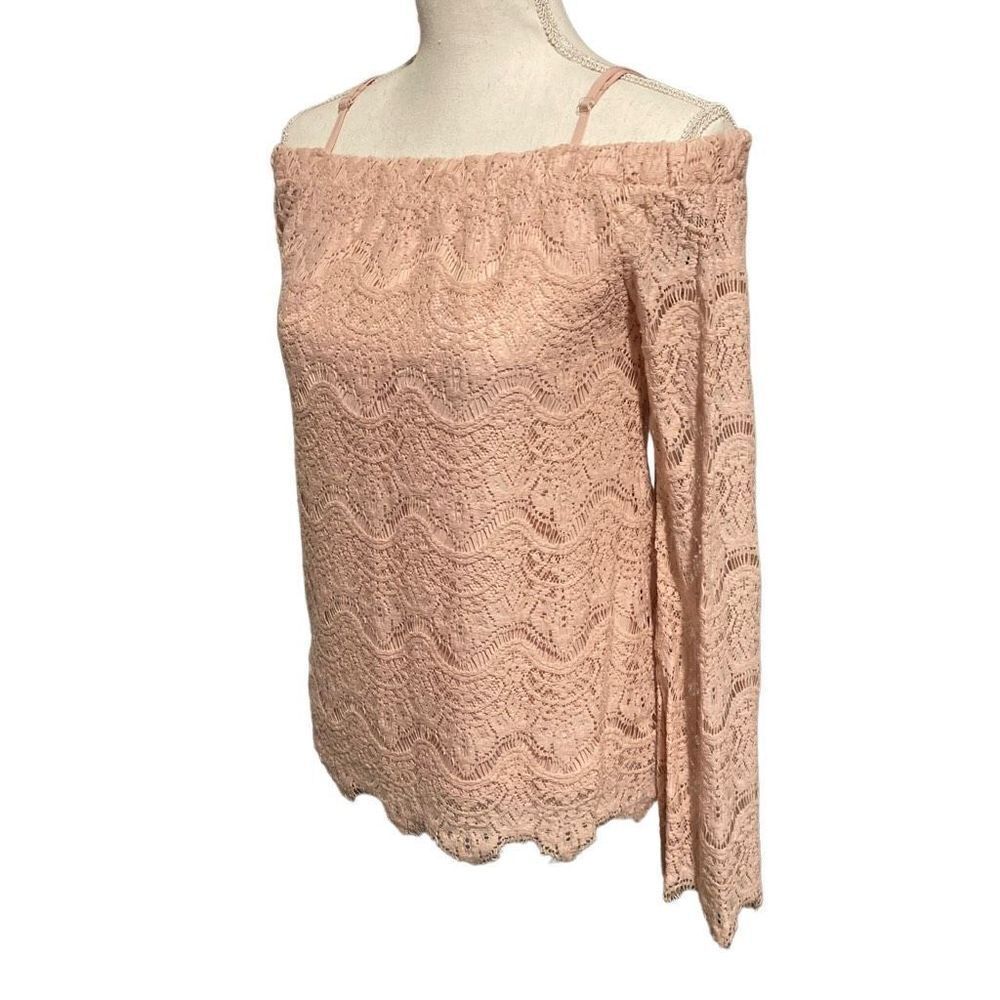 No Boundaries Lace Cold Shoulder Shirt NWT - Picture 2 of 7